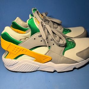 NIKE AIR HURRACHI  - MEN’S SIZE 10 - GREEN AND GOLD